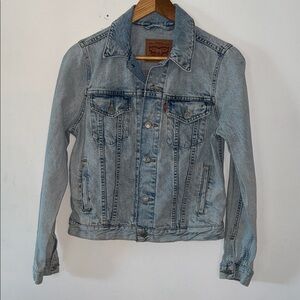 Levi’s Light Wash Denim Jacket Classic Trucker Jean Jacket